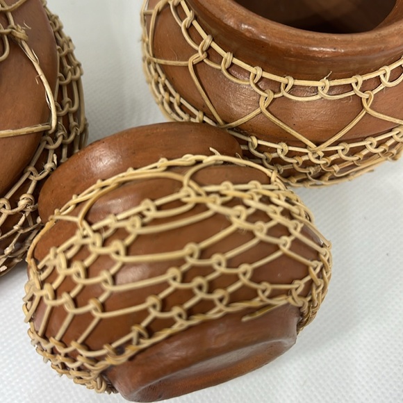 3 clay pots with woven overlay - Picture 9 of 13